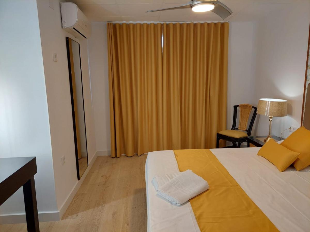 Hostal Garden Rous Paiporta Eksteriør billede