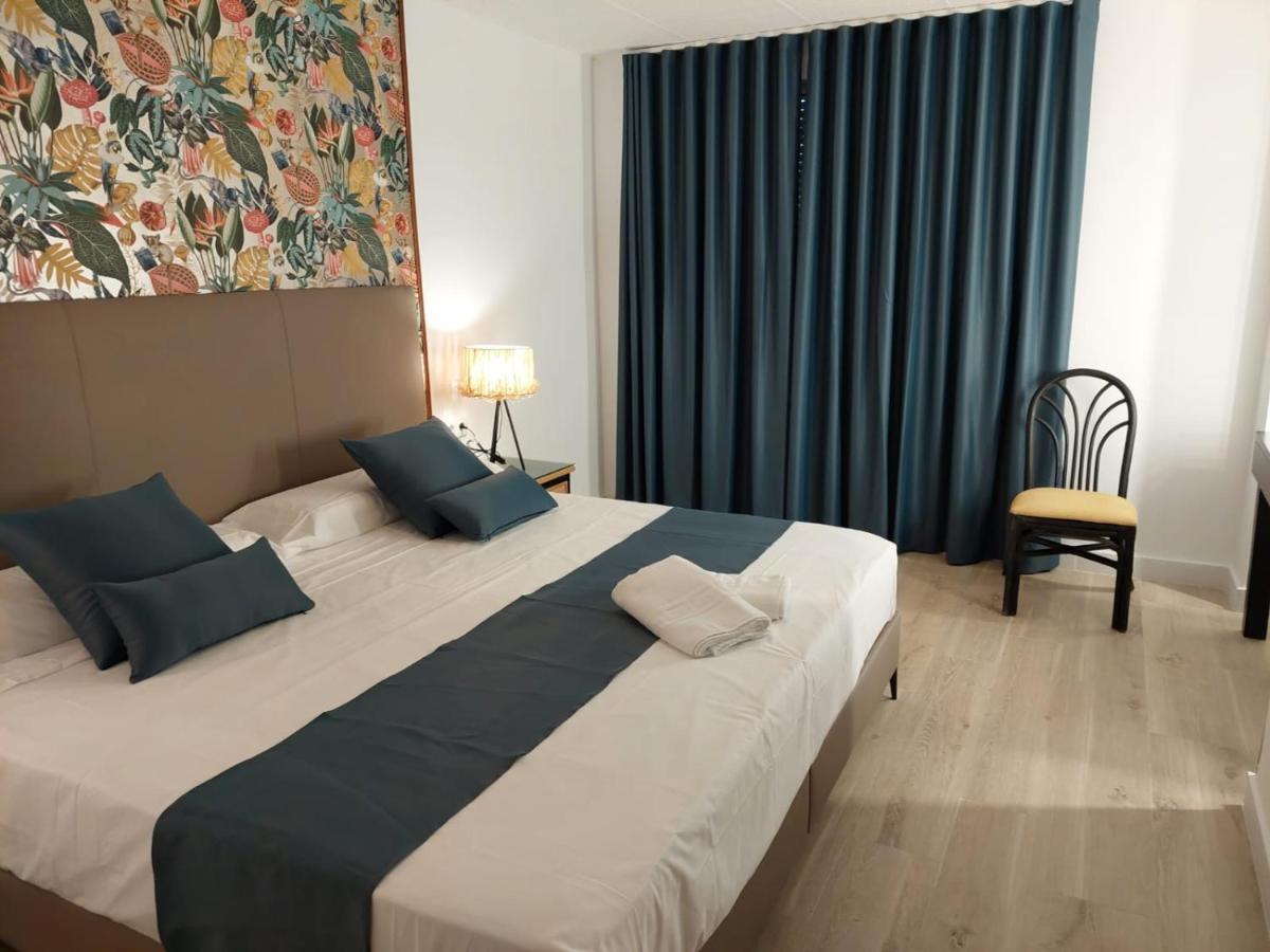 Hostal Garden Rous Paiporta Eksteriør billede